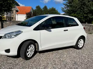Meget velholdt Toyota Yaris, nysynet april