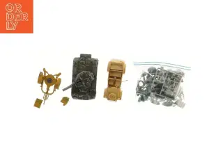 Sæt af militær legetøjskøretøjer og figurer (str. 12 cm)
