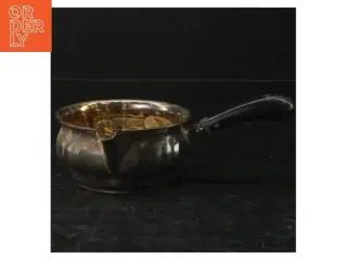 Gammel metalskål med håndtag (str. 17 cm)