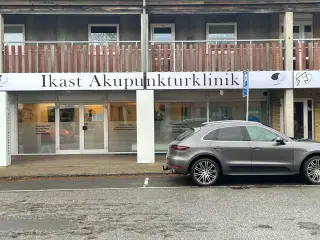 110 m2 kontor, klinik, butik centralt i Ikast by.