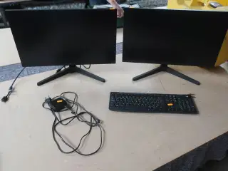 2 stk. 24" SAMSUNG skærme samt tastatur
