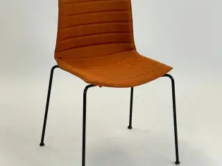 Arper Catifa 46 Konferencestol (Orange)