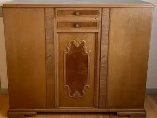 Skænk af ældre dato - finer