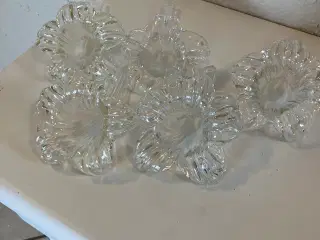 Glas blomster/ liljevaser