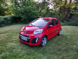 Fin rød Citroen  c1