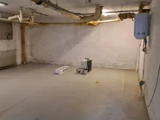 Lager / værksted