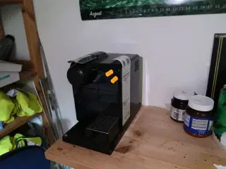 Kaffemaskine NESPRESSO DeLonghi
