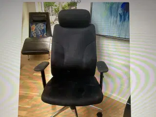 Kontorstol høj og ok stand