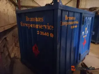 - - - Dieseltank container 1