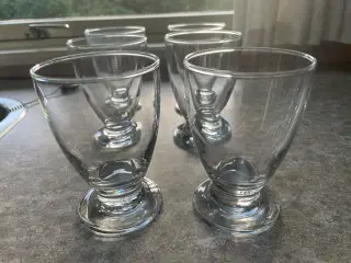 Seks flotte vand glas