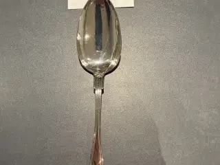 Gammel dobbeltriflet middagsske i sølv