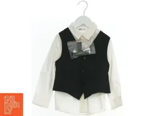 Børne skjorte med vest og butterfly fra H&M (str. 104)
