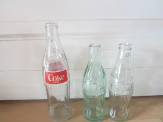 Coca cola flasker af ældre dato samlet