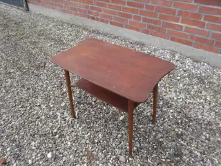 1 stk Teak Sofabord/sidebord med hylde