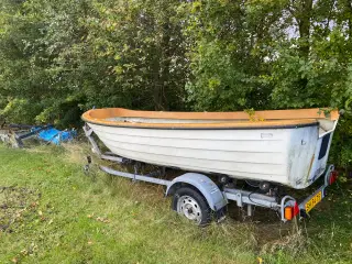 Crescent Jolle med trailer og motor