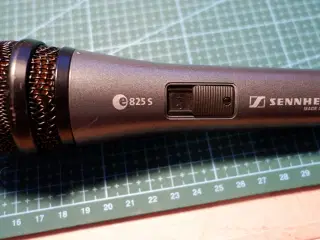 Mikrofoner.  Sennheiser e825s  300,- kr.  M.m.