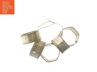 Sæt af firkantede servietringe (str. 12 cm)