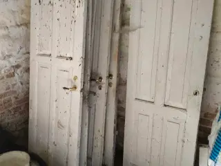 Døre fast gamle. 