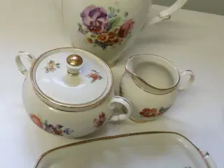 Kaffekande og sukker/fløde sæt, Porcelæn
