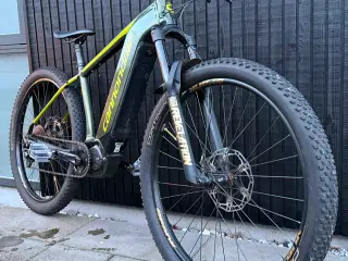Elmountainbike med opgraderinger 