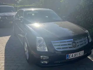 Cadillac STS V8
