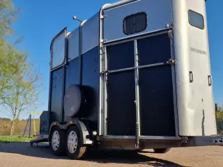  Stor Ifor Williams Hestetrailer m/ frontudgang