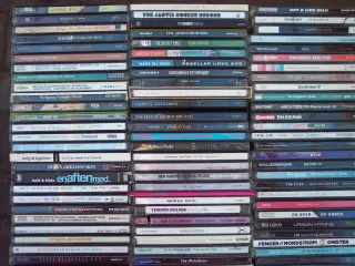 850 POP/ROCK/KLASSISKE CDer sælges stykvis….      