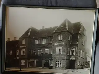 Fotografier fra rudkøbing havn.og det gammel hotel