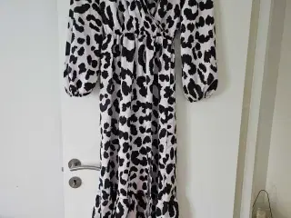 Kjole fra estee Brown