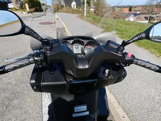 Kymco Downtown 300