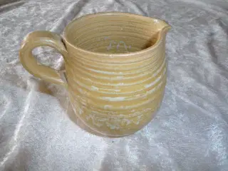 lille mælke kande i keramik