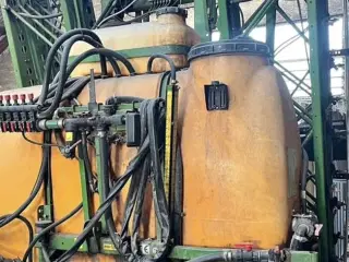 Amazone UF 1200, 24 meter. Forberedt til GPS og sektionskontrol. Synes i 2022.