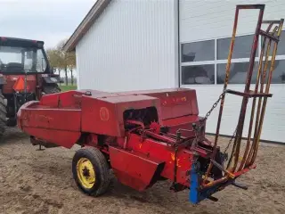 New Holland 268 2 garnnøgler medfølger