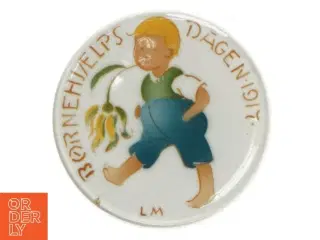 Keramikvægskive fra Børnehjælpsdagen 1917 (str. Ø 9 cm)
