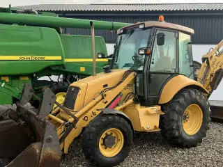 New Holland 675E