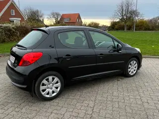PEUGEOT 207 kun kørt 111.000 km