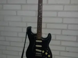 Elguitar Squier Strat by Fender