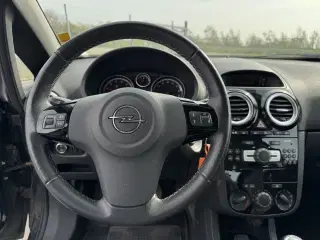 Opel Corsa 1,2 Twinport Cosmo 85HK 5d