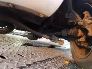 Reservedele fra wagon med motorskade