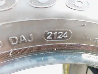 175 / 65 / R15 vinterdæk