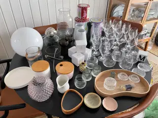 Alt til hjemmet. Kurve, nips, vinglas, lampe, bill