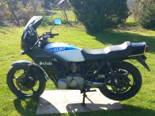 Suzuki GS 550 E