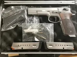 Smith & Wesson 9mm target champion m 5609 Sælges