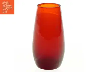 Rød glasvase (str. H. 12 cm)