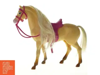 Barbie legetøjshest med tilbehør fra Barbie (str. 27 cm)