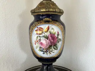 2 lamper med forskelligt blomster motiv 