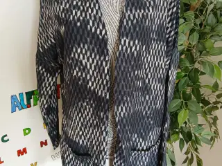 Kimono. Cha Cha. Large/40