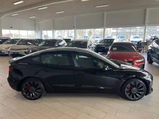 Tesla Model 3  Performance AWD