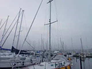 OE 32 – Klassisk og tryg langturssejler i topstand