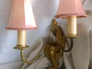 Væglampe i rokokostil incl. 2 x rosa lampeskærme